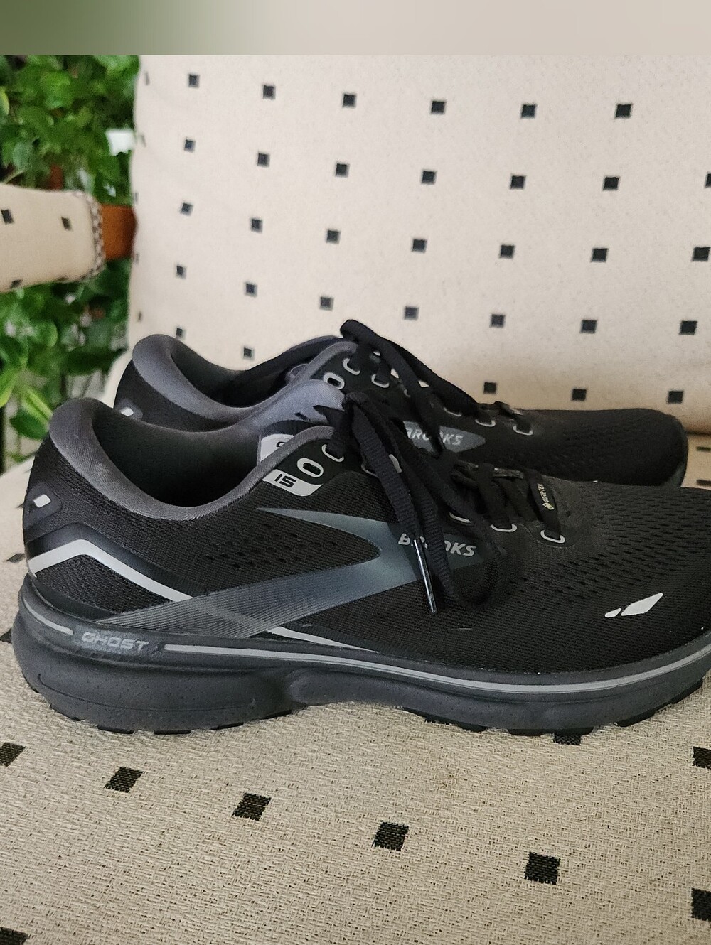 Brooks Ghost 15 Women’s Black Athletic Running Shoes 9.5